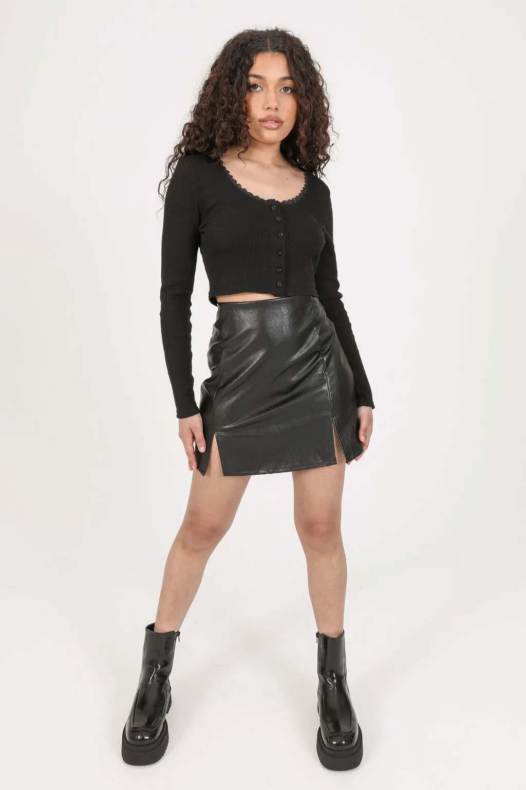 Daisy Street Lettuce Hem Ribbed Crop Top