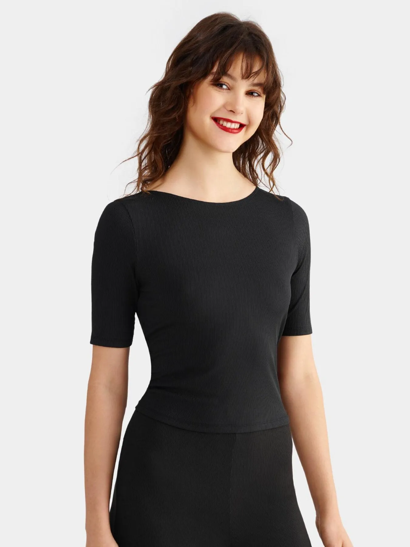 Ruched Backless Round Neck Rib Tee